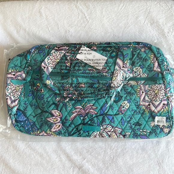 Vera Bradley Compact Traveler Bag Peacock Garden - Picture 4 of 9